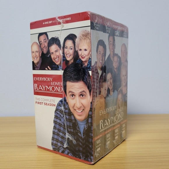 Everybody Loves Raymond The Complete First Season 2004 VHS 4 Tape Set - Picture 1 of 6